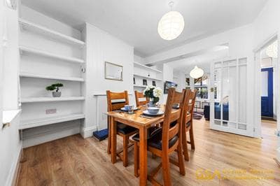 Cosy 3BDR House By Golden Service Accommodation Short Term Lets Leytonstone