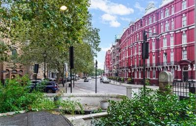 Prime Central flat at Marylebone
