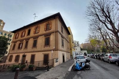 Homs Apartment In Rome by Halldis