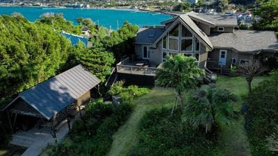 Monterey House by SANA