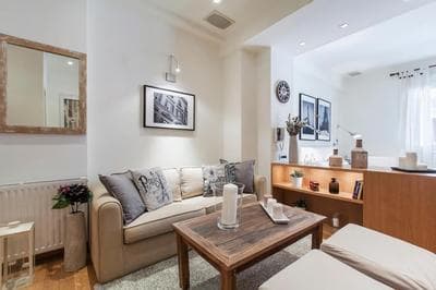 Hilton Area 1BR Executive Flat