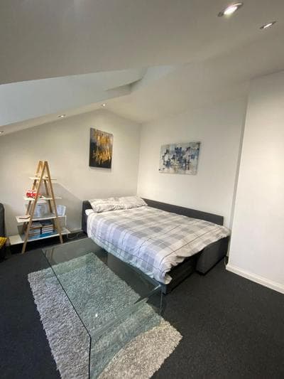 Apartment - Sleeps 4 & Excellent Transport Links