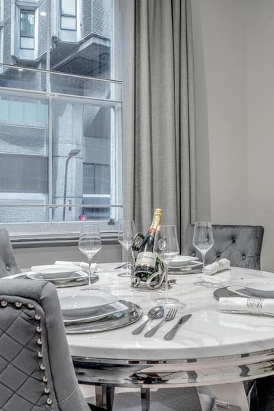 Tottenham Court's House - 2 Bed
