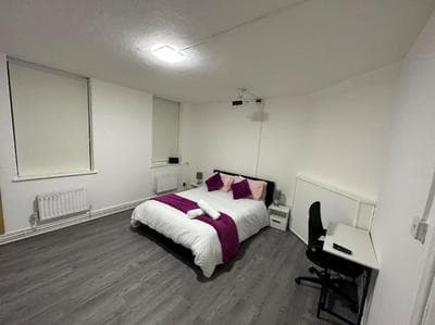 Super double bedroom zone 1