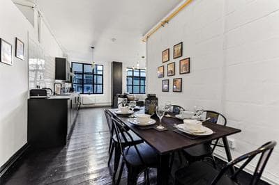 Trendy and Eccentric Flat in Hackney