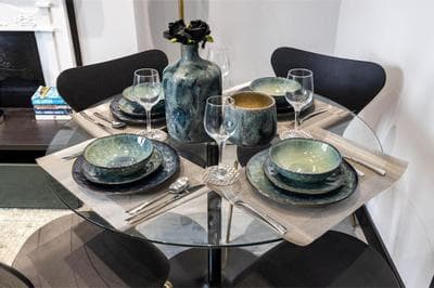 Luxurious Evergreen Flat Sleeps 4