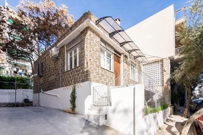 Great house w/ private parking