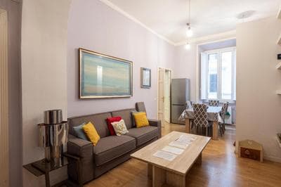 Luxury Three Bedrooms flat in Roma Center