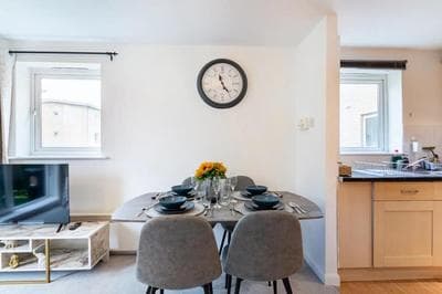 Live the Wembley Buzz! Stylish Flat near Station & Amenities