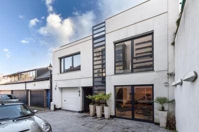 Spectacular Mews House in Holland Park