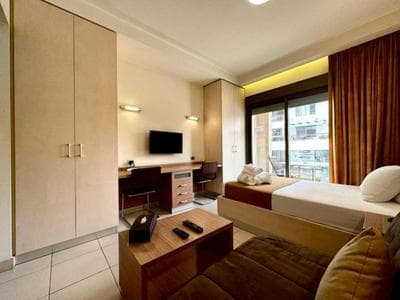 Karl s Single Room with Gym and Bar