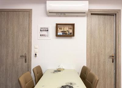 Glamorous & Spacious Renovated Apartment, Syntagma, DT Athens