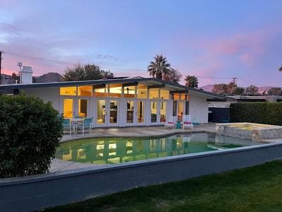 28 day minimum Luxury Joyful Desert