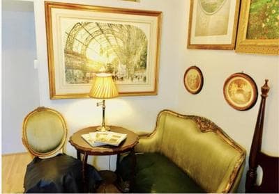 Quality and very good value private accommodation in London close to Notting Hill Zone 2