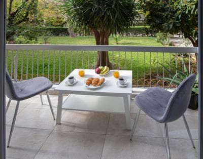 Newly Remodeled Dream Condominiun in Kifisia with Garden & Grass Lawn