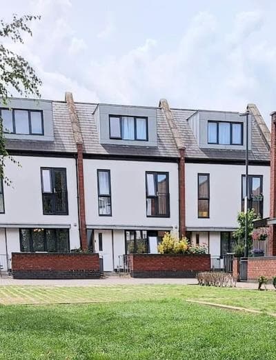 Explore London: 2 Bedroom House in Wood Green