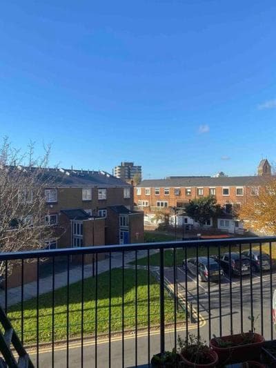 Stunning 2 bed, 2 bath flat in Dalston