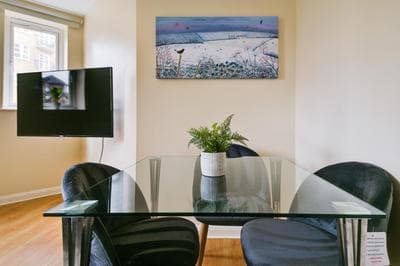 Amazing apartment in Canada Water - Free parking
