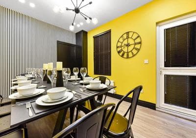Bright & Colourful House - Best for a Large Groups