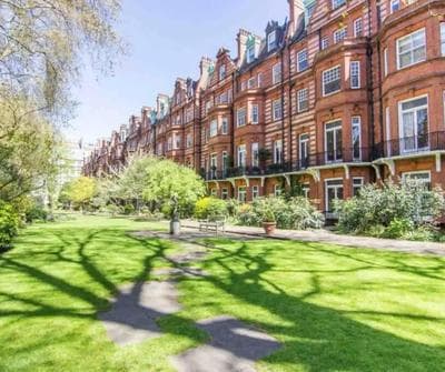 Fabulous 2 bed flat moments from Sloane Square