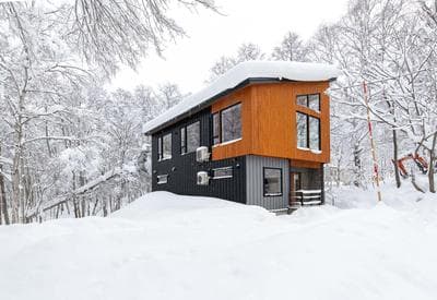 Moraine Onsen Chalet