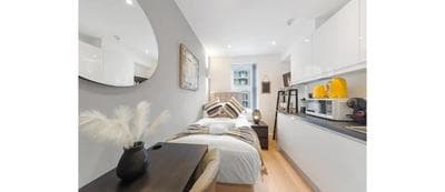 The *Best* Airbnb for Transport in London! Promise