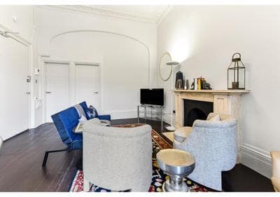 Upscale Urban Haven: Luxury Flat