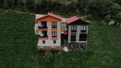 Green hill apart