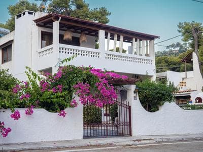 Seaview Apartment - Poros Relaxing Beachfront Flat