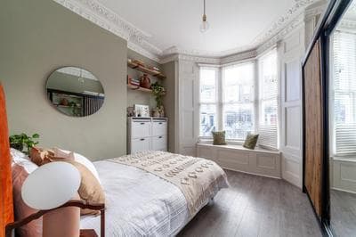 Arte Stays - 2 Bed Luxurious Flat, Garden, 5min Dalston st., Parking Available, Serviced Accommodation - up to 5 ppl