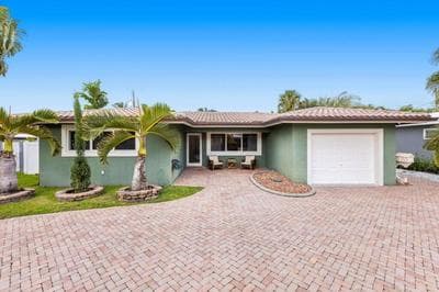 Newly renovated 3 bedrooms near the beach and res1