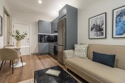 2 single beds in Chamberi