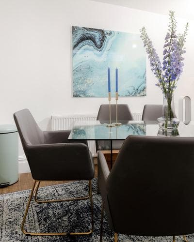 RARE FIND off Oxford St! SOHO 5bed Design House For XXL Groups