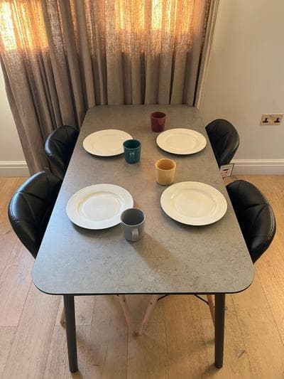 Modern two bed flat in Notting Hill