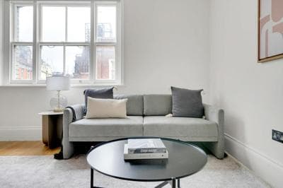 Lovely Comfortable Sleeps 4 people Mayfair