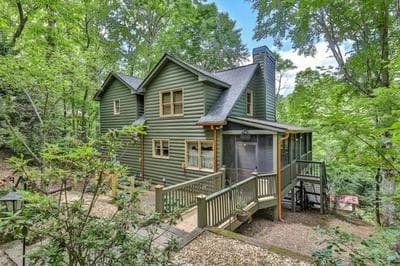 Luxury Babbling River Mtn Home - 3 Master Suites - Hot Tub - Great Price!
