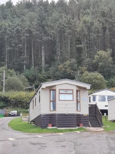 Spacious Luxury Escape with Sea Views and Pet Friendly at Clarach Bay