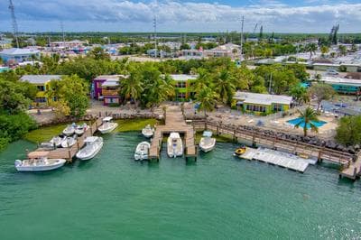 Captain Pip's Marina & Hideaway