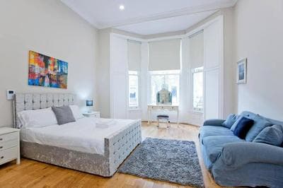 F1 Outstanding 1 bed duplex