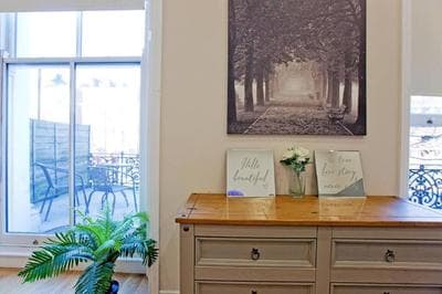 Beautiful 1bed with Balcony