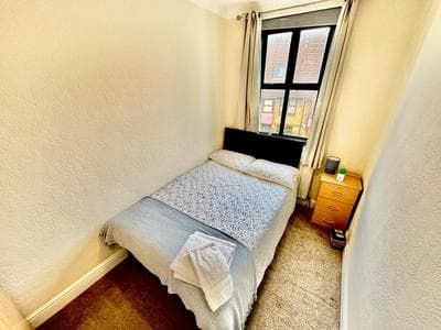 Stay in Whitechapel apartment