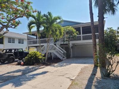 Redfish - Updated & Roomy 1.5 Mi to Beach Full Kitchen W&D