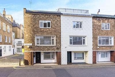 Split Level 2 Bed Apartment- Mayfair