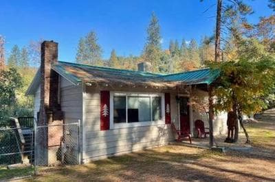 Red Door Cottage Fireplace bbq 12 mi to Yosemite