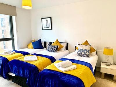 Modern London Excel 2 Bedrooms 2 Bathrooms, Parking, Kitchen, Lounge, Balcony Apartment