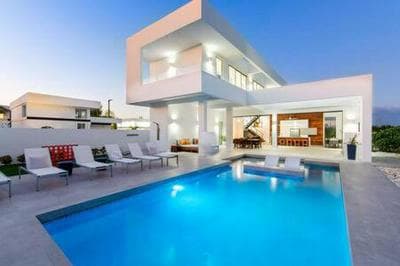 Oceanside 2 Bedroom Luxury Villa with Private Pool, 500ft from Long Bay Beach -V6
