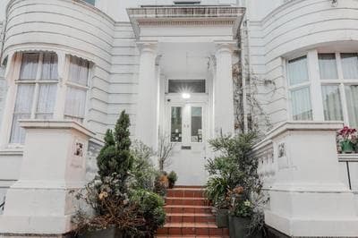 2 bed chic vintage flat at Bayswater