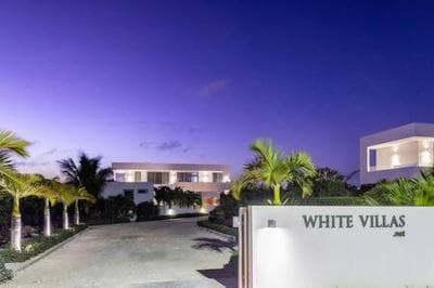 Oceanside 2 Bedroom Luxury Villa with Private Pool, 500ft from Long Bay Beach -V8