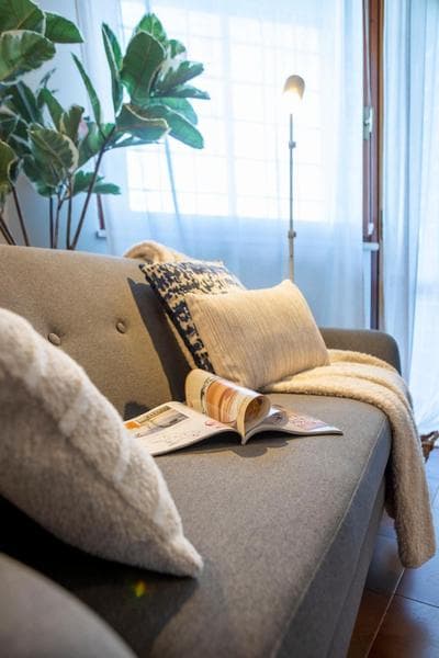 Emilia Modern Apartment with Free Parking