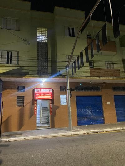 Hotel Amanhecer -650M DA FERINHA DA MADRUGADA ,1,3 KM DA 25 DE MARÇO, 550M DO MERCADÃO MUNICIPAL ,1,1 KM DA ESTAÇÃO DA LUZ